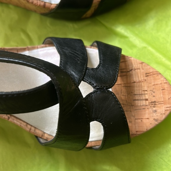 Guess wedge heels in black leather size 10 brand new never worn - Picture 11 of 12